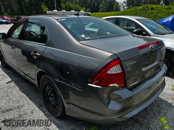 2010 Ford Fusion SE z VIN 3FAHP0HA5AR364515, wystawiony jako Copart lot #61060035 z przebiegiem Nie podano mil oraz Czysty tytuł • Clean title. Historia ofert i sprzedaży dostępna na DreamBid. Obrazek 3.