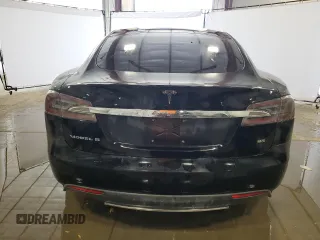 2014 Tesla Model S 60 z VIN 5YJSA1H13EFP52938, wystawiony jako Copart lot #56050055 z przebiegiem 125 376 mil mil oraz Czysty tytuł • Clean title. Historia ofert i sprzedaży dostępna na DreamBid. Obrazek 6.