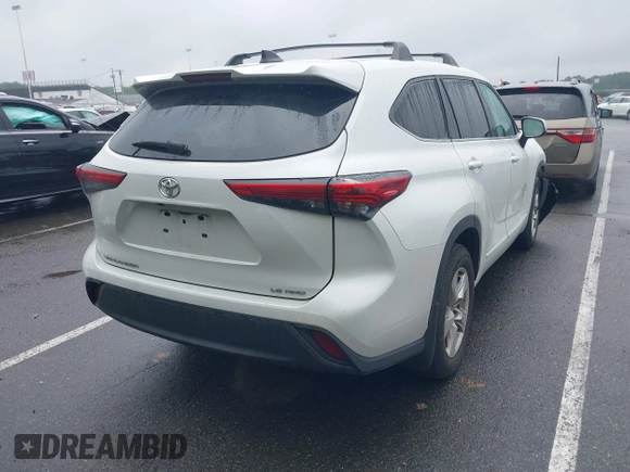 2022 Toyota Highlander LE with VIN 5TDBZRBH8NS242559, listed as a IAAI auction lot 42366399 with 200,915 mi miles and . Bid and sale history available at DreamBid. Image 4.
