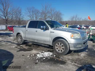 2006 Lincoln Mark LT with VIN 5LTPW18516FJ08679, listed as a IAAI auction lot 41398862 with 199,060 mi miles. Bid and sale history available at carsss.com. Image 1.