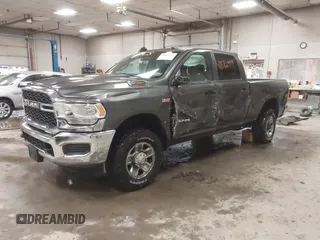 2021 Ram 2500 Tradesman с VIN 3C6UR5CJ3MG681322, выставлен на аукционе IAAI как лот 41876099 с пробегом 95 226 миль миль и . История ставок и продаж доступна на DreamBid. Изображение 2.