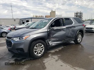 2020 Chevrolet Traverse LS z VIN 1GNERFKW5LJ179173, wystawiony jako Copart lot #54779115 z przebiegiem 38 832 mil mil oraz Szkoda całkowita • Salvage title. Historia ofert i sprzedaży dostępna na DreamBid. Obrazek 1.