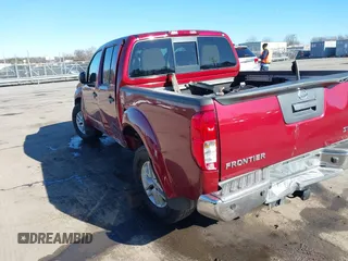 2017 Nissan Frontier SV z VIN 1N6DD0EV5HN768529, wystawiony jako IAAI lot #41252932 z przebiegiem 71 953 mil mil oraz . Historia ofert i sprzedaży dostępna na DreamBid. Obrazek 3.