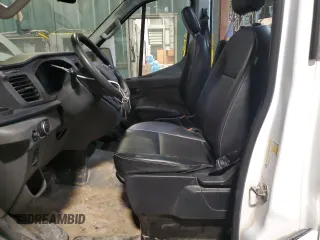 2022 Ford Transit Cargo z VIN 1FTBR3X84NKA63657, wystawiony jako Copart lot #41790085 z przebiegiem 60 940 mil mil oraz Czysty tytuł • Clean title. Historia ofert i sprzedaży dostępna na DreamBid. Obrazek 7.