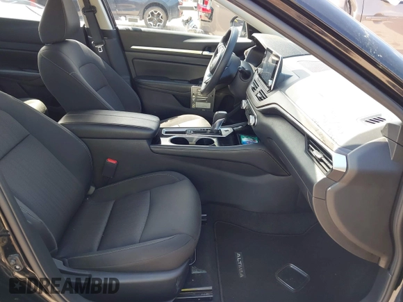 2023 Nissan Altima SV z VIN 1N4BL4DV2PN348799, wystawiony jako IAAI lot #42361675 z przebiegiem 54 285 mil mil oraz . Historia ofert i sprzedaży dostępna na DreamBid. Obrazek 5.