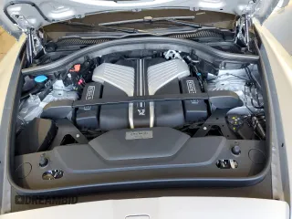 2024 Rolls-Royce Cullinan z VIN SLATV4C09RU224513, wystawiony jako Copart lot #70881884 z przebiegiem 3466 mil mil oraz Szkody całkowita. Historia ofert i sprzedaży dostępna na DreamBid. Obrazek 13.