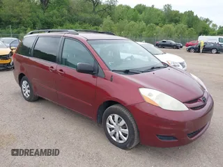 2006 Toyota Sienna CE z VIN 5TDZA23C06S496428, wystawiony jako IAAI lot #42308038 z przebiegiem 179 479 mil mil oraz . Historia ofert i sprzedaży dostępna na DreamBid. Obrazek 1.
