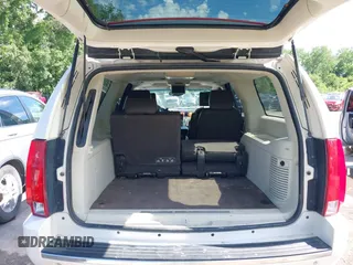 2013 Cadillac Escalade ESV Platinum Edition z VIN 1GYS4KEF2DR153626, wystawiony jako IAAI lot #42269429 z przebiegiem 252 875 mil mil oraz . Historia ofert i sprzedaży dostępna na DreamBid. Obrazek 17.
