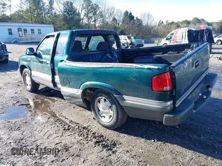 1998 GMC Sonoma SLS with VIN 1GTCS19X7W8527833, listed as a IAAI auction lot 41427791 with 232,462 mi miles. Bid and sale history available at carsss.com. Image 3.