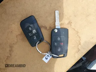2015 Volkswagen GTI S с VIN 3VWYT7AU5FM070973, выставлен на аукционе IAAI как лот 42386040 с пробегом 111 088 миль миль и . История ставок и продаж доступна на DreamBid. Изображение 11.