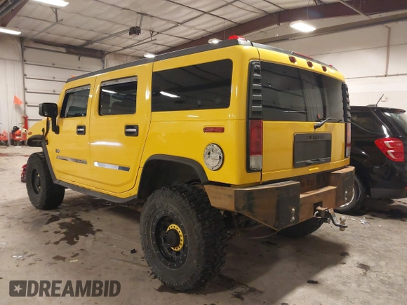 2006 Hummer H2 with VIN 5GRGN23U86H110989, listed as a IAAI auction lot 41409816 with 192,988 mi miles. Bid and sale history available at carsss.com. Image 3.
