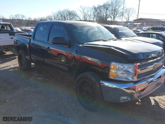 2012 Chevrolet Silverado 1500 LT with VIN 3GCPCSE06CG215957, listed as a IAAI auction lot 41644285 with 140,599 mi miles. Bid and sale history available at carsss.com. Image 1.