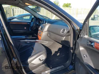 2008 Mercedes-Benz M 350 z VIN 4JGBB86E78A422904, wystawiony jako IAAI lot #42320429 z przebiegiem 274 358 mil mil oraz . Historia ofert i sprzedaży dostępna na DreamBid. Obrazek 5.