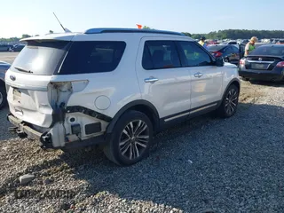 2019 Ford Explorer Platinum z VIN 1FM5K8HT5KGA58043, wystawiony jako IAAI lot #42150621 z przebiegiem 173 868 mil mil oraz . Historia ofert i sprzedaży dostępna na DreamBid. Obrazek 4.