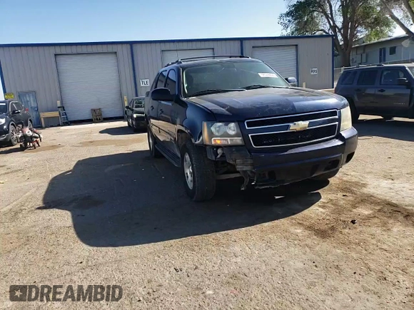 2011 Chevrolet Avalanche LS with VIN 3GNTKEE34BG276324, listed as a Copart auction lot 58053695 with 105,759 mi miles and Salvage title. Bid and sale history available at DreamBid. Image 13.