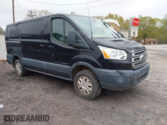 2017 Ford Transit z VIN 1FTYE1YM6HKA47762, wystawiony jako IAAI lot #41799938 z przebiegiem Nie podano mil oraz . Historia ofert i sprzedaży dostępna na DreamBid. Obrazek 1.