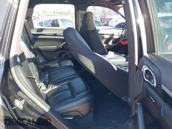 2016 Porsche Cayenne with VIN WP1AA2A21GLA02456, listed as a IAAI auction lot 41309026 with 136,266 mi miles. Bid and sale history available at carsss.com. Image 8.