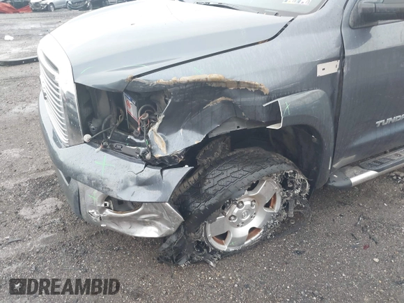 2008 Toyota Tundra z VIN 5TFBV54148X071912, wystawiony jako IAAI lot #42209379 z przebiegiem 261 492 mil mil oraz . Historia ofert i sprzedaży dostępna na DreamBid. Obrazek 6.