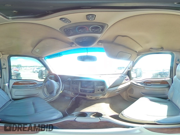 2001 Ford Excursion Limited с VIN 1FMNU42F31EB63664, выставлен на аукционе Copart как лот 52858005 с пробегом 202 962 миль миль и Списание • Salvage title. История ставок и продаж доступна на DreamBid. Изображение 12.
