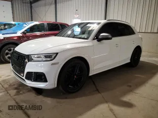 2018 Audi SQ5 Premium Plus z VIN WA1A4AFY3J2221278, wystawiony jako Copart lot #59113575 z przebiegiem 56 770 mil mil oraz Szkoda całkowita • Salvage title. Historia ofert i sprzedaży dostępna na DreamBid. Obrazek 1.