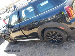2024 MINI Countryman Cooper S with VIN WMZ53BR08R3S33762, listed as a IAAI auction lot 41845320 with 5,509 mi miles. Bid and sale history available at carsss.com. Image 14.