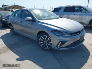 2025 Volkswagen Jetta SE with VIN 3VW7X7BU6SM039627, listed as a IAAI auction lot 41972663 with 6,812 mi miles. Bid and sale history available at carsss.com. Image 1.