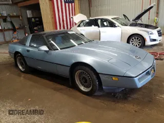 1984 Chevrolet Corvette z VIN 1G1AY0788E5113478, wystawiony jako Copart lot #60860615 z przebiegiem Nie podano mil oraz Czysty tytuł • Clean title. Historia ofert i sprzedaży dostępna na DreamBid. Obrazek 4.