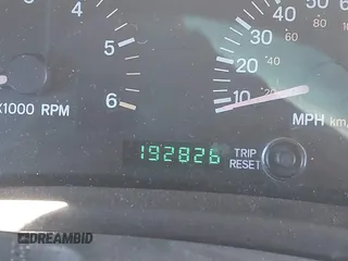2000 Jeep Cherokee z VIN 1J4FF48S3YL236054, wystawiony jako IAAI lot #42217775 z przebiegiem 192 826 mil mil oraz . Historia ofert i sprzedaży dostępna na DreamBid. Obrazek 15.