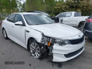 2018 Kia Optima LX z VIN 5XXGT4L30JG256660, wystawiony jako IAAI lot #42005531 z przebiegiem 100 337 mil mil oraz . Historia ofert i sprzedaży dostępna na DreamBid. Obrazek 1.