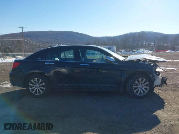 2013 Chrysler 200 Limited with VIN 1C3CCBCB9DN568029, listed as a IAAI auction lot 41412648 with 86,931 mi miles. Bid and sale history available at carsss.com. Image 14.