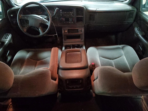 2004 Chevrolet Silverado 1500 Crew Cab LS with VIN 2GCEK13T141387888, listed as a Copart auction lot 81853204 with 151,241 mi miles and Salvage Title. Bid and sale history available at carsss.com. Image 8.