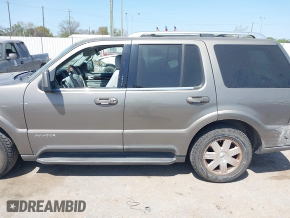 2004 Lincoln Aviator Luxury z VIN 5LMEU68H74ZJ01196, wystawiony jako IAAI lot #41853470 z przebiegiem 102 112 mil mil oraz . Historia ofert i sprzedaży dostępna na DreamBid. Obrazek 14.
