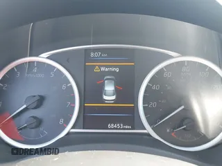 2019 Nissan Sentra SV z VIN 3N1AB7AP5KY312085, wystawiony jako IAAI lot #42311937 z przebiegiem 68 453 mil mil oraz . Historia ofert i sprzedaży dostępna na DreamBid. Obrazek 7.