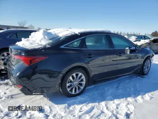2020 Toyota Avalon Hybrid XLE z VIN 4T1A21FB0LU019847, wystawiony jako Copart lot #38831203 z przebiegiem 13 656 mil mil oraz . Historia ofert i sprzedaży dostępna na DreamBid. Obrazek 3.