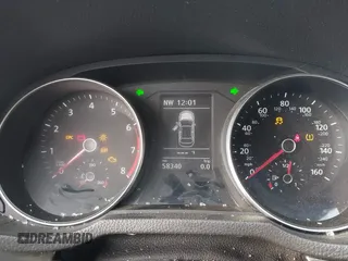 2018 Volkswagen Passat SE z VIN 1VWBA7A33JC025947, wystawiony jako IAAI lot #40748533 z przebiegiem 58 340 mil mil oraz . Historia ofert i sprzedaży dostępna na DreamBid. Obrazek 7.