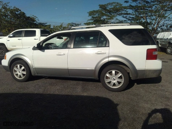 2007 Ford Freestyle SEL with VIN 1FMDK05107GA00011, listed as a IAAI auction lot 39013586 with 110,056 mi miles. Bid and sale history available at carsss.com. Image 14.