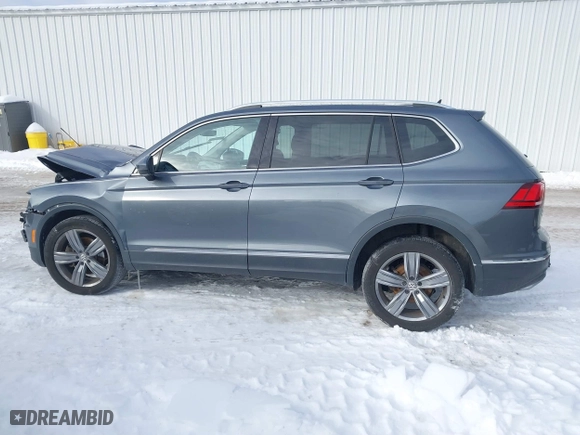2020 Volkswagen Tiguan SE with VIN 3VV2B7AXXLM093989, listed as a IAAI auction lot 41599430 with 28,801 mi miles. Bid and sale history available at carsss.com. Image 15.