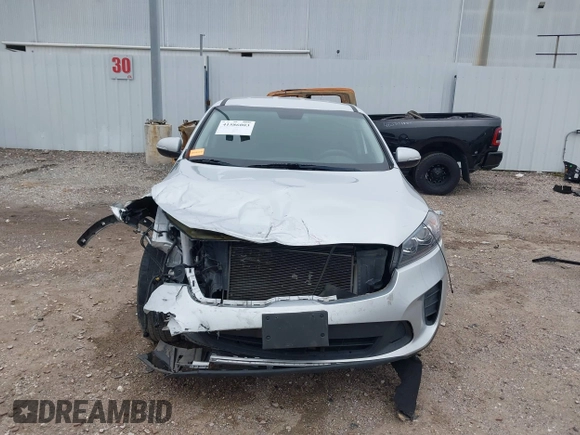 2020 Kia Sorento LX with VIN 5XYPG4A31LG698420, listed as a IAAI auction lot 41586003 with 101,458 mi miles. Bid and sale history available at carsss.com. Image 13.
