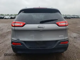 2017 Jeep Cherokee Latitude z VIN 1C4PJLCB3HW535908, wystawiony jako Copart lot #57887185 z przebiegiem 79 782 mil mil oraz Szkoda całkowita • Salvage title. Historia ofert i sprzedaży dostępna na DreamBid. Obrazek 6.