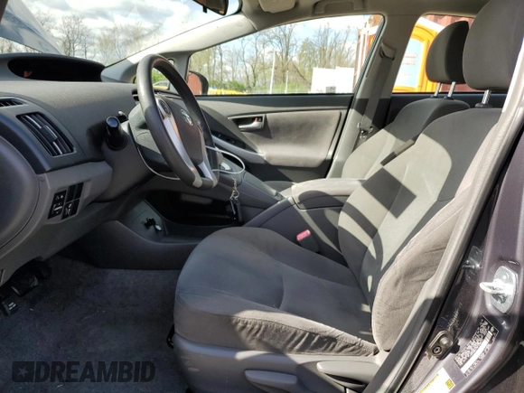 2011 Toyota Prius I z VIN JTDKN3DU7B1336072, wystawiony jako Copart lot #52896805 z przebiegiem 98 821 mil mil oraz Szkoda całkowita • Salvage title. Historia ofert i sprzedaży dostępna na DreamBid. Obrazek 7.