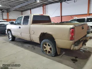 2006 Chevrolet Silverado 1500 LT1 with VIN 1GCEK19V46Z261477, listed as a Copart auction lot 44698035 with 298,471 mi miles and Clean Title. Bid and sale history available at carsss.com. Image 2.
