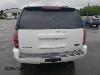 2008 GMC Yukon Denali with VIN 1GKFK63898J117949, listed as a Copart auction lot 52685705 with 179,254 mi miles and Salvage title. Bid and sale history available at DreamBid. Image 6.