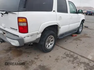 2002 Chevrolet Tahoe Z71 with VIN 1GNEK13Z22R303223, listed as a IAAI auction lot 41527148 with 211,835 mi miles. Bid and sale history available at carsss.com. Image 18.