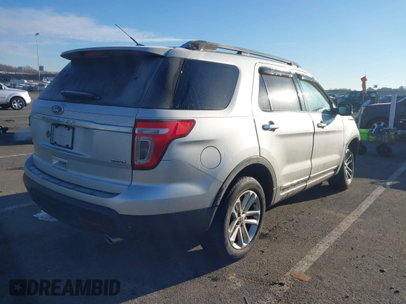 2015 Ford Explorer XLT with VIN 1FM5K8D85FGA06032, listed as a IAAI auction lot 41169234 with 131,031 mi miles and . Bid and sale history available at carsss.com. Image 4.