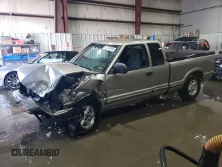 2001 Chevrolet S-10 LS with VIN 1GCDT19W518222039, listed as a Copart auction lot 87224054 with 157,235 mi miles and Salvage Title. Bid and sale history available at DreamBid. Image 1.