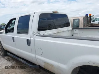 2014 Ford F-250 XL z VIN 1FT7W2B65EEB76210, wystawiony jako IAAI lot #42494326 z przebiegiem Nie podano mil oraz . Historia ofert i sprzedaży dostępna na DreamBid. Obrazek 17.