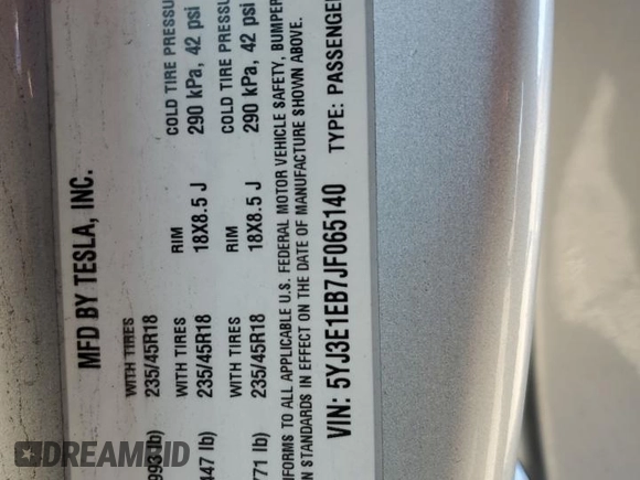 2018 Tesla Model 3 Long Range Battery z VIN 5YJ3E1EB7JF065140, wystawiony jako Copart lot #51916035 z przebiegiem 110 709 mil mil oraz Szkody całkowita. Historia ofert i sprzedaży dostępna na DreamBid. Obrazek 15.