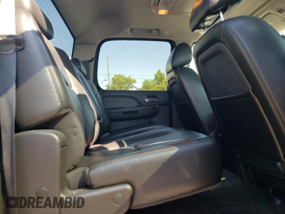 2010 GMC Sierra 1500 Denali z VIN 3GTRKXE25AG202169, wystawiony jako Copart lot #71733714 z przebiegiem 123 400 mil mil oraz Szkoda całkowita • Salvage title. Historia ofert i sprzedaży dostępna na DreamBid. Obrazek 10.