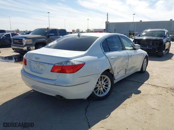 2011 Hyundai Genesis with VIN KMHGC4DE5BU117888, listed as a IAAI auction lot 41468515 with 226,894 mi miles. Bid and sale history available at carsss.com. Image 4.