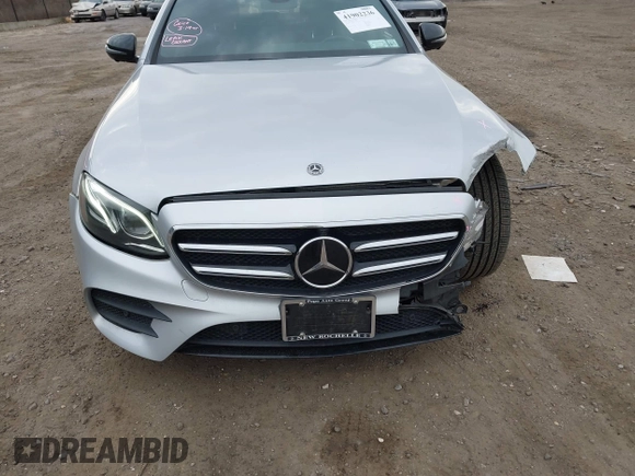 2018 Mercedes-Benz E with VIN WDDZF4KBXJA437064, listed as a IAAI auction lot 41902236 with 47,657 mi miles. Bid and sale history available at carsss.com. Image 19.